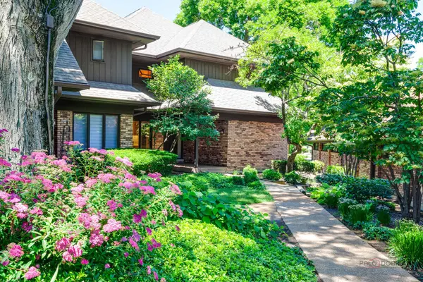 3875 S Mission Hills RD, Northbrook, IL 60062