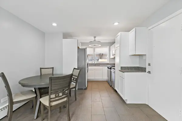 9211 S Cottage Grove AVE #9-C2, Chicago, IL 60619