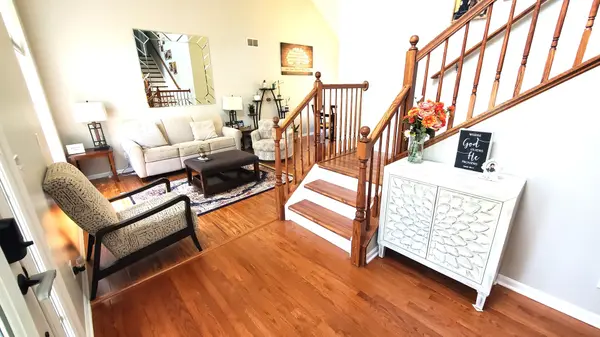 40W216 Chapman CT, Geneva, IL 60134