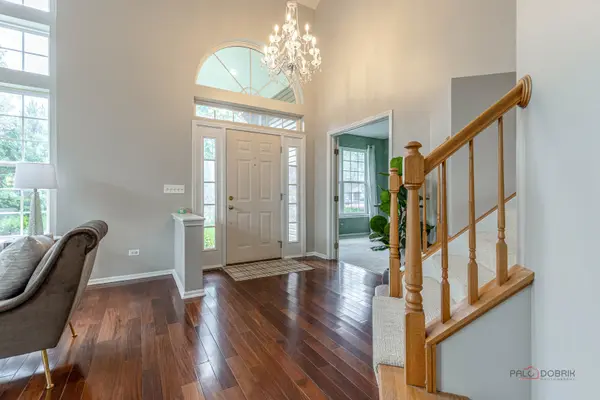 775 Lipizzan LN, Wauconda, IL 60084