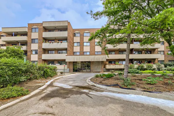 9242 Gross Point RD #107, Skokie, IL 60077