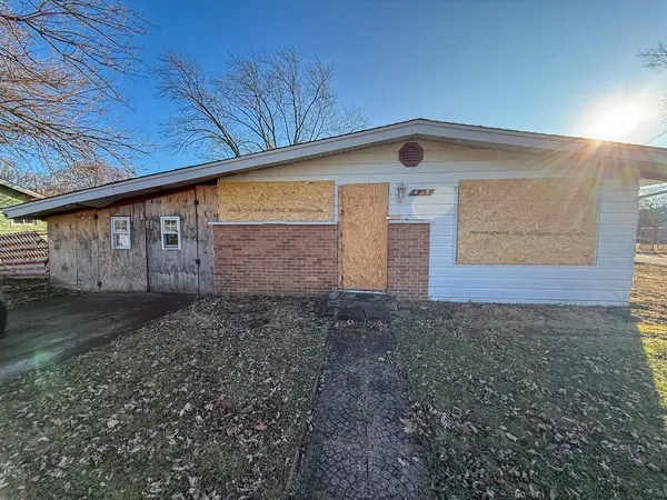 413 W Winthrop AVE, Addison, IL 60101
