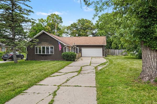 26330 W Grapevine AVE, Antioch, IL 60002