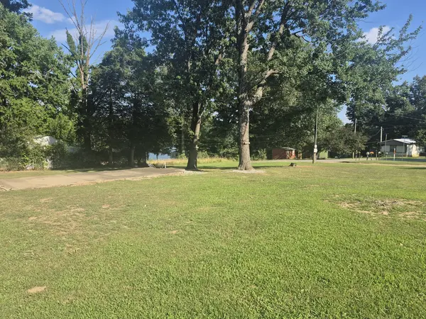 250 Lakeview RD, Galatia, IL 62935