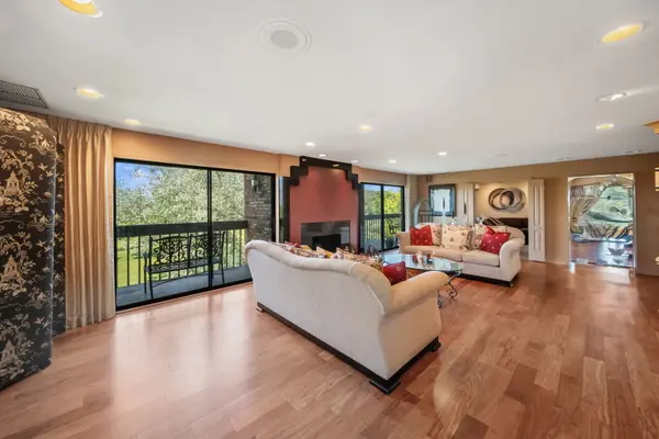 3810 Mission Hills RD #401, Northbrook, IL 60062
