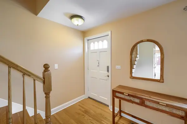 415 Park AVE #D, River Forest, IL 60305