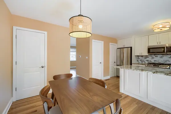 415 Park AVE #D, River Forest, IL 60305