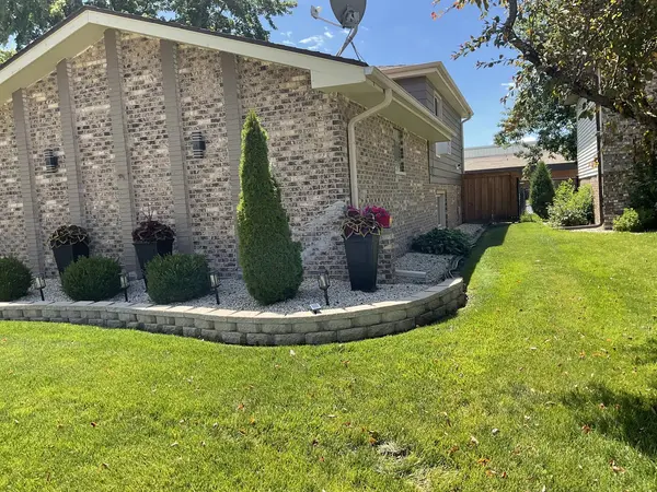 246 S Ingleside AVE, Glenwood, IL 60425