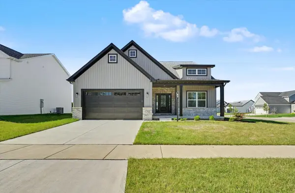 19 Meadow DR, Monticello, IL 61856