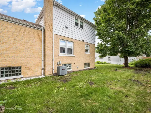 10615 S Albany AVE, Chicago, IL 60655