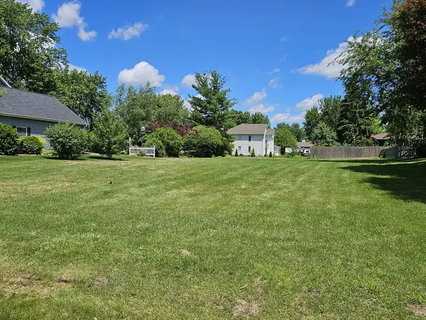 1627 Lake Holiday DR, Lake Holiday, IL 60548