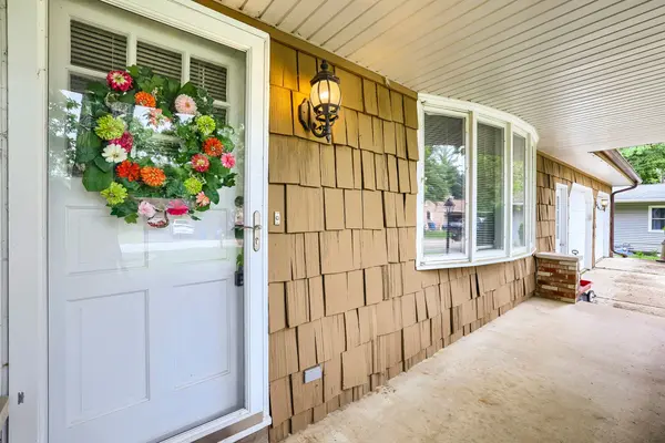 823 Greenwood AVE, Carpentersville, IL 60110