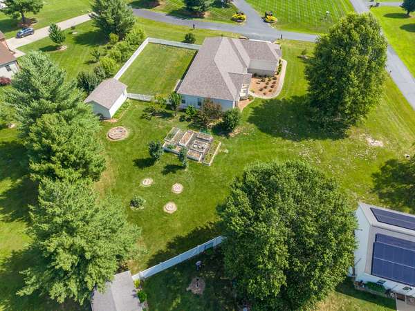 14205 N McRaven LN, Mt Vernon, IL 62864