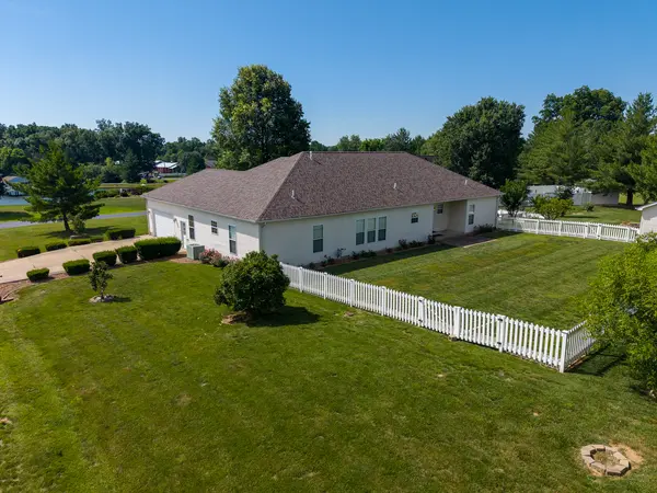 14205 N McRaven LN, Mt Vernon, IL 62864