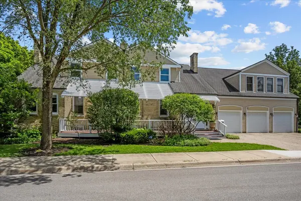 146 Towers Keep, Highland Park, IL 60035
