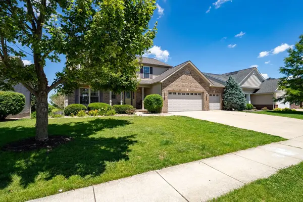 3914 Brookline LN, Bloomington, IL 61705
