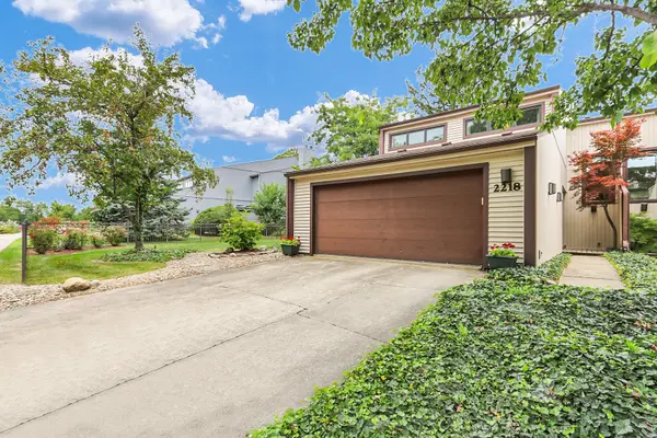 2218 Briar Hill DR #2218, Champaign, IL 61822