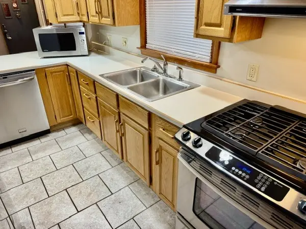 32 University CT, Normal, IL 61761