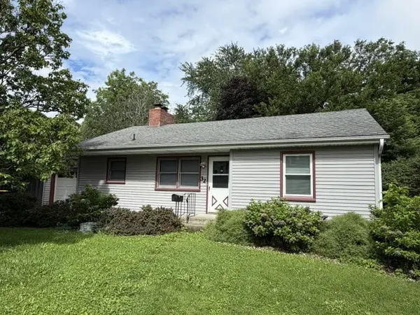32 University CT, Normal, IL 61761