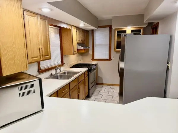 32 University CT, Normal, IL 61761