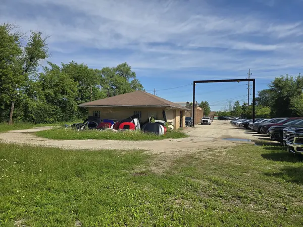 955 Rand RD, Des Plaines, IL 60016