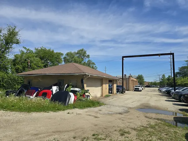 955 Rand RD, Des Plaines, IL 60016