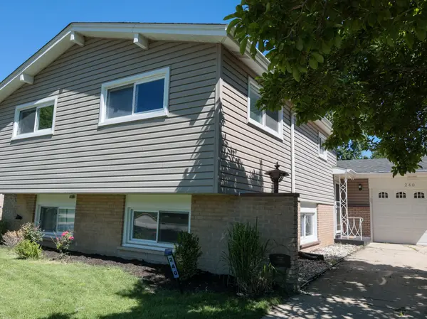 240 Brentwood DR, Des Plaines, IL 60016