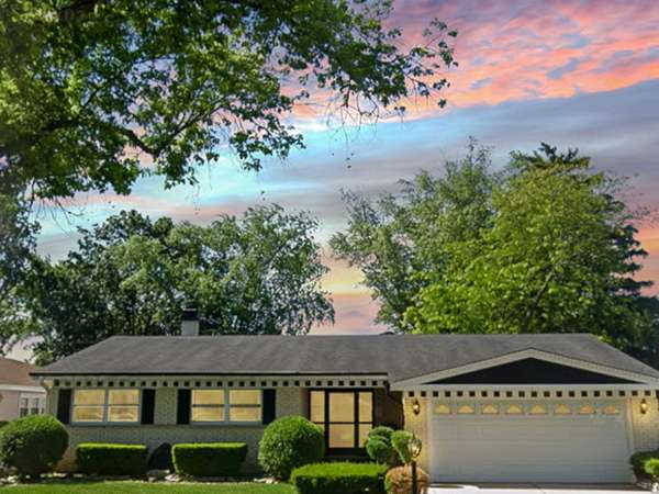 1825 E Sitka LN E, Mount Prospect, IL 60056
