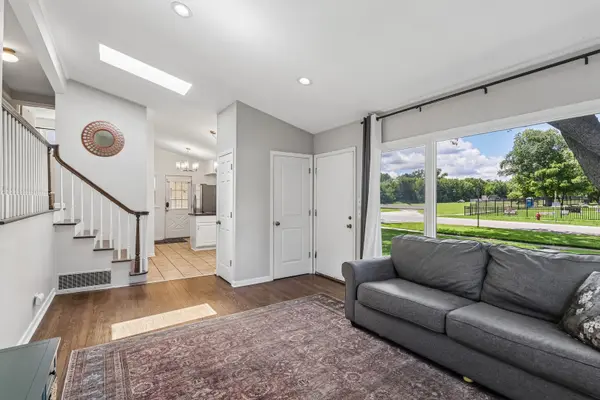 125 S Greeley ST, Palatine, IL 60067
