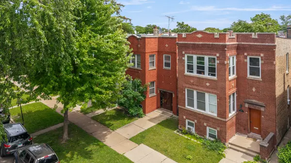 3031 N DAVLIN CT, Chicago, IL 60618