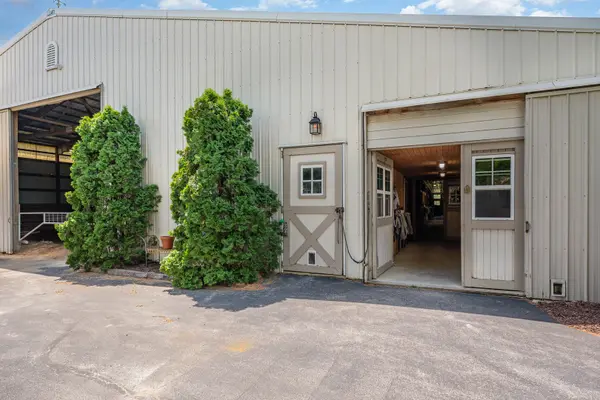 5284 Harvey RD, Caledonia, IL 61011