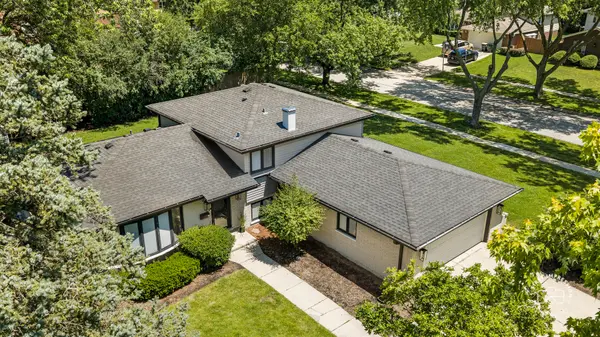 18W088 Claremont DR, Darien, IL 60561
