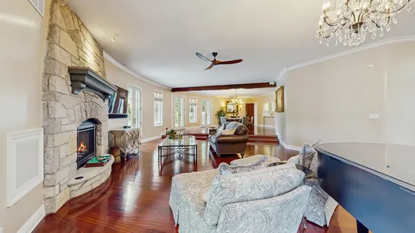 570 Hathaway CIR, Lake Forest, IL 60045