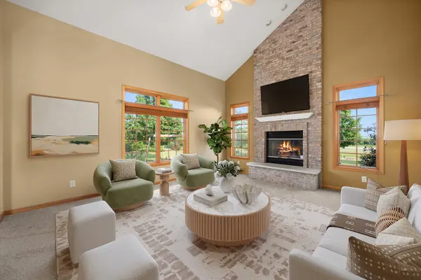 101 Hickory LN, Kirkland, IL 60146