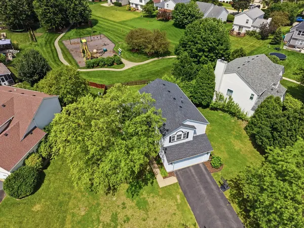 2054 Winding Lakes DR, Plainfield, IL 60586