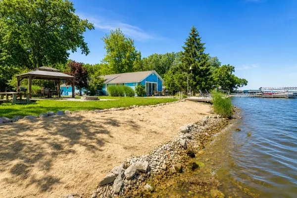 27717 W Grass Lake DR, Spring Grove, IL 60081