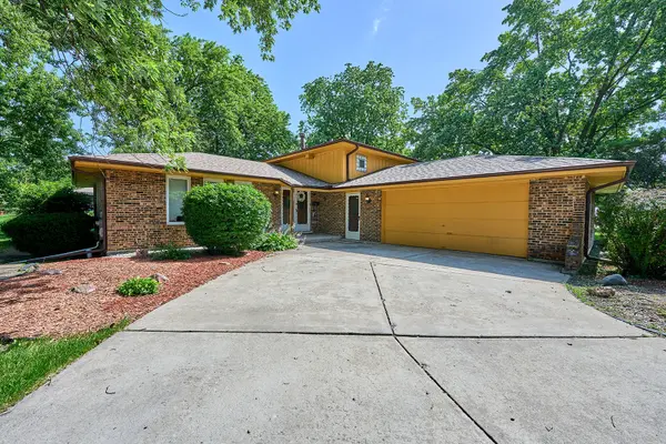 385 E 162nd ST, Harvey, IL 60426