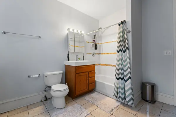 1132 E 44th ST, Chicago, IL 60653