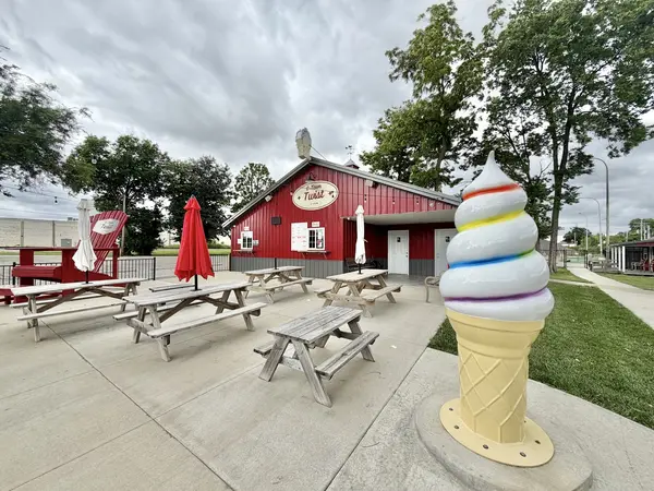 122 E Calumet ST, Centralia, IL 62801