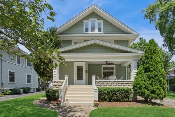 111 W Franklin ST, Wheaton, IL 60187