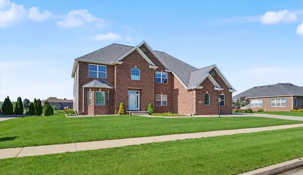 609 Carrera DR, Savoy, IL 61874