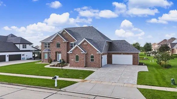 609 Carrera DR, Savoy, IL 61874