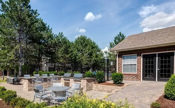 48 Sterling CIR #207, Wheaton, IL 60189