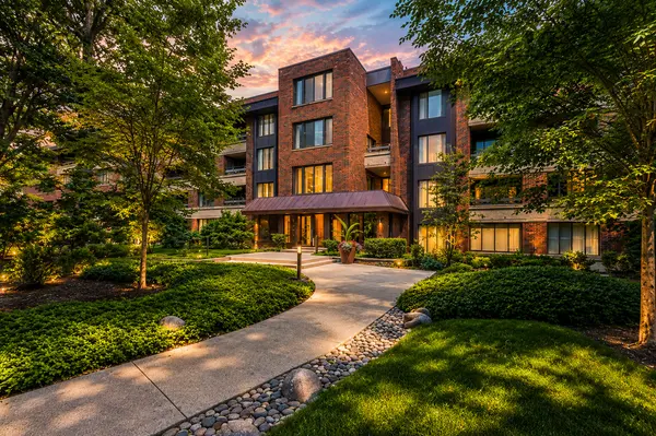 1401 Burr Oak RD #201C, Hinsdale, IL 60521