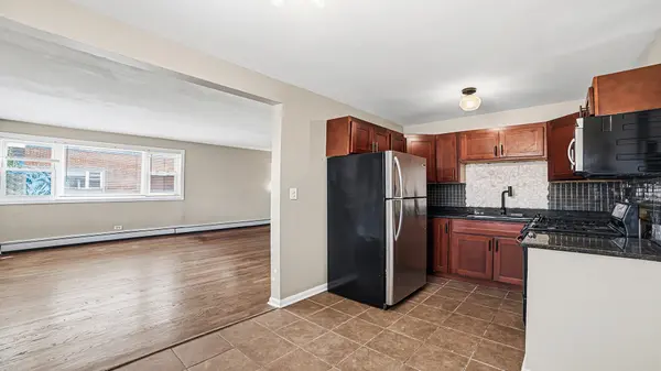 2411 W Balmoral AVE #3B, Chicago, IL 60625