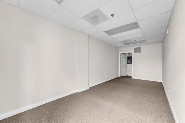 214 Main ST #2B, Woodstock, IL 60098