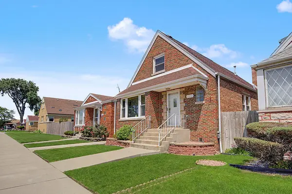 11011 S Avenue L, Chicago, IL 60617