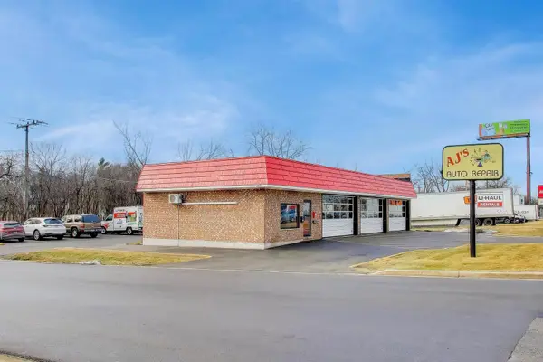 18W455 Roosevelt RD, Lombard, IL 60148
