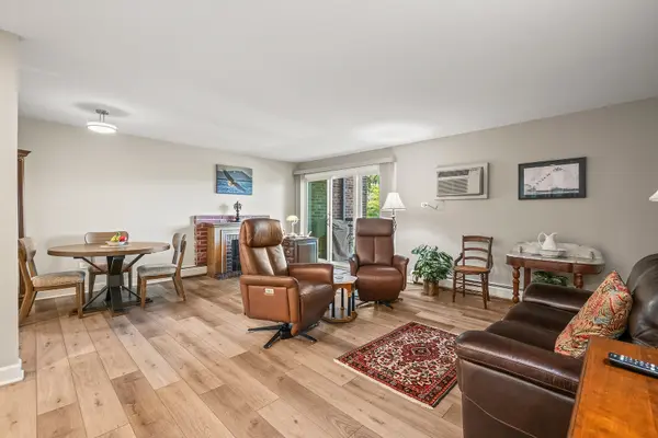 3913 Saratoga AVE #G-204, Downers Grove, IL 60515