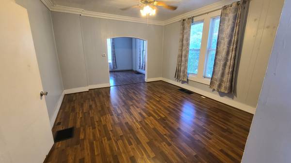 1826 W 1st ST, Dixon, IL 61021